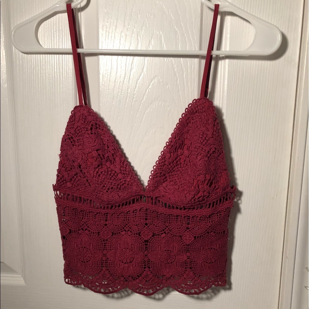 KENDALL AND KYLIE CROP TOP SIZE SMALL